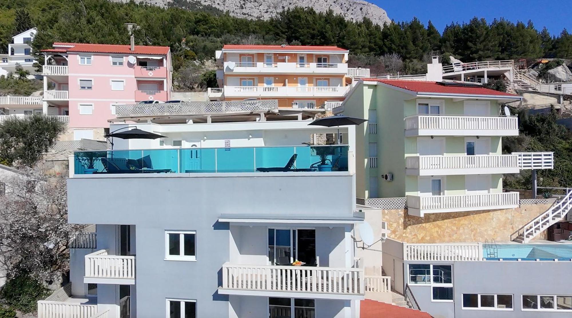 Sunny Hill Apartments With Rooftop Pool Celina Exterior photo
